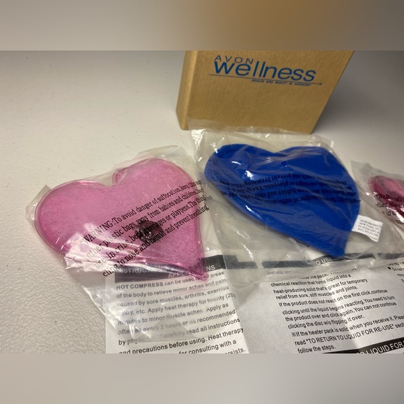 Avon Wellness Soothing Hearts Hot/Cold Compress Set - Picture 2 of 7
